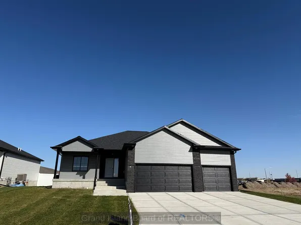 3766 Lilac Ln, Grand Island, NE 68803