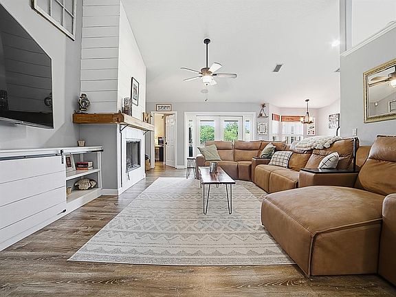 5th image of 7817 Laurel View Dr