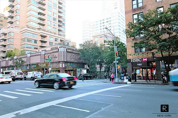 Rented by R New York | media 11