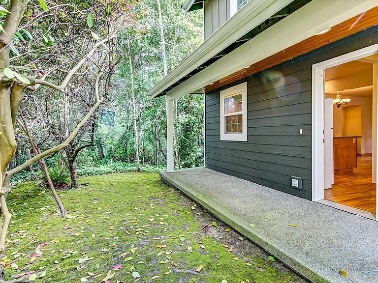 1364 Stonecress Ln NE — Photo 3