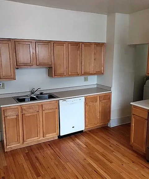 1154 Oregon Ave — Photo 5