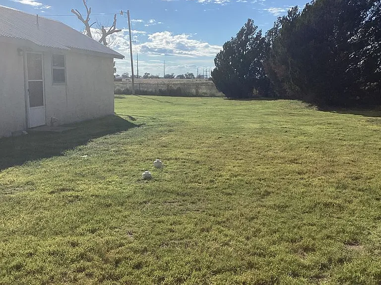 1520 S Industrial Dr — Photo 19