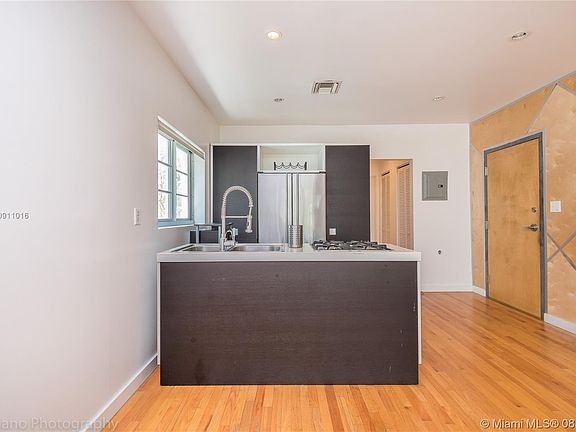 5th image of 920 Euclid Ave APT 7