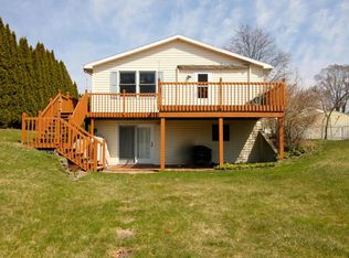 12975 Valley Dr, Wayland, MI 49348