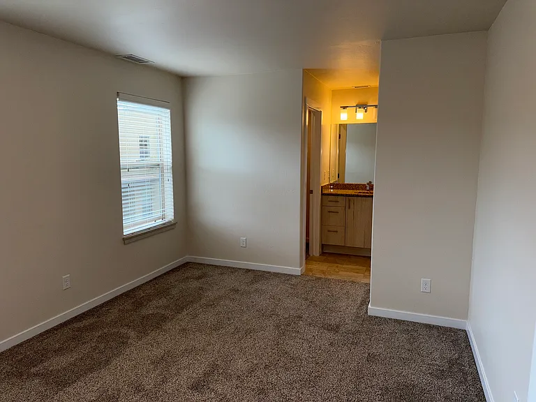 728 Oak St #L — Photo 14