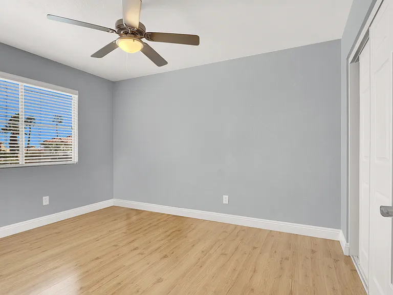 133 Serenade Ct — Photo 18