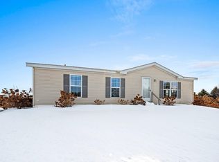 N1931 Orchard Rd, NEW HOLSTEIN, WI 53061
