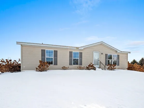 N1931 Orchard Rd, New Holstein, WI 53061