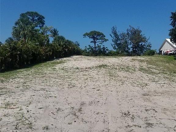 3rd image of 2863 SE Saint Lucie Blvd