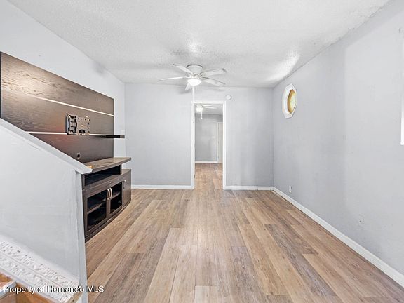 4th image of 122 Arkays Ave