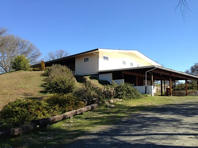 4769 Schoolhouse Rd photo 1
