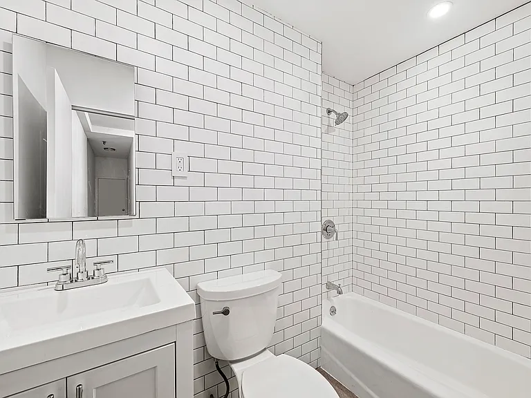 324 Pearl St #1G — Photo 9