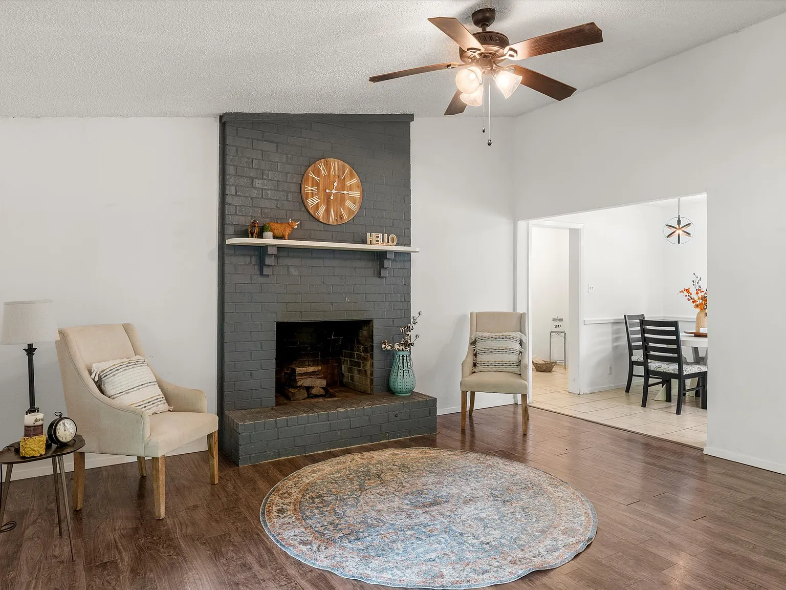 3 bed, 1314 sqft, $1,800 — Photo 2