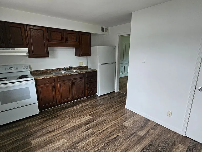 1344 Wilging Dr — Photo 3
