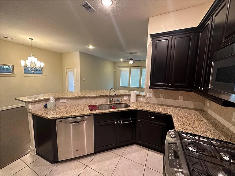 5151 Oasis Park — Photo 7