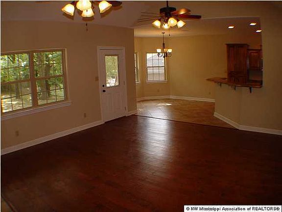 4th image of 9966 Dorothy Ln