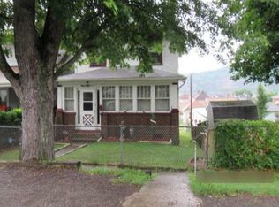524 Jefferson St, Newell, WV 26050