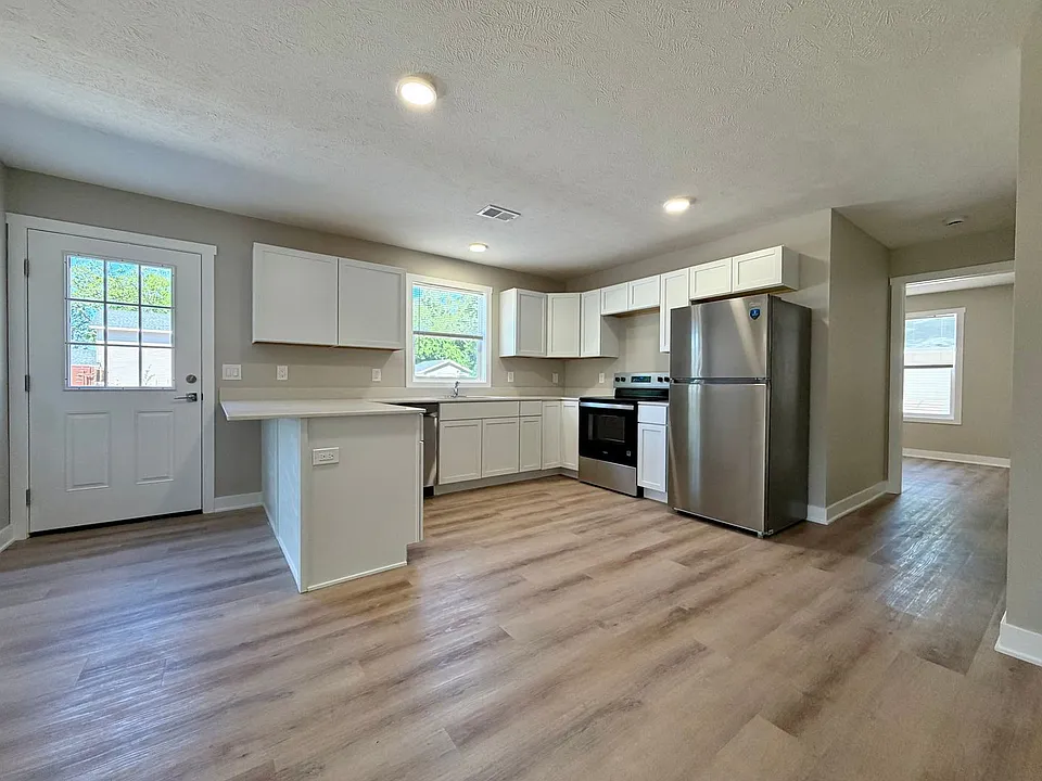 310 Allen Ave #1