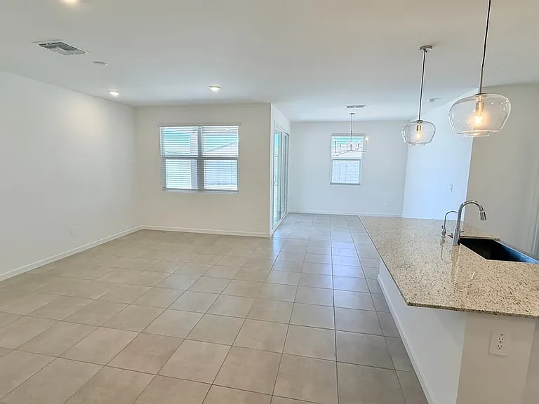 37043 W Vera Cruz Dr — Photo 6
