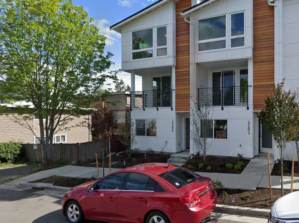2205 NE 88th St, Seattle, WA 98115