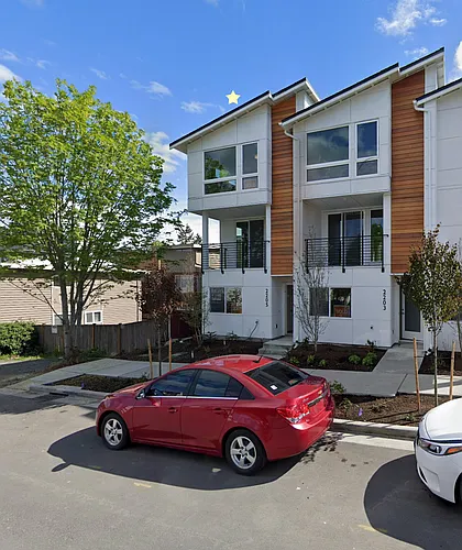 2205 NE 88th St Photo 1