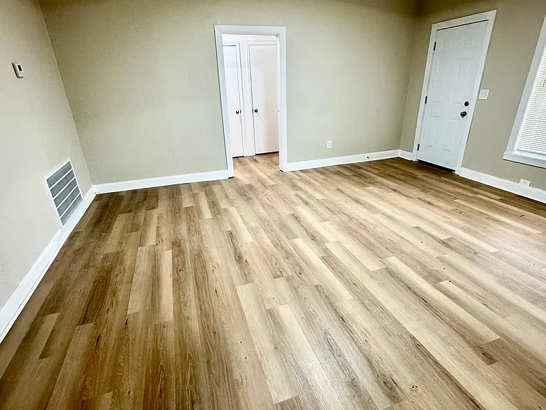 43 Townsend Ave — Photo 4