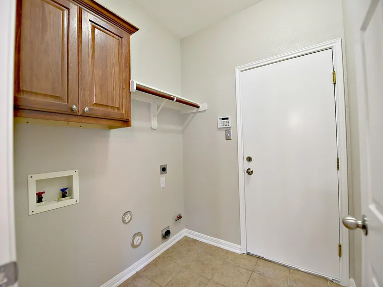 2806 Stirrup Cv — Photo 10