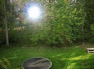 741 Gertrude Rd, Waterford, MI 48328