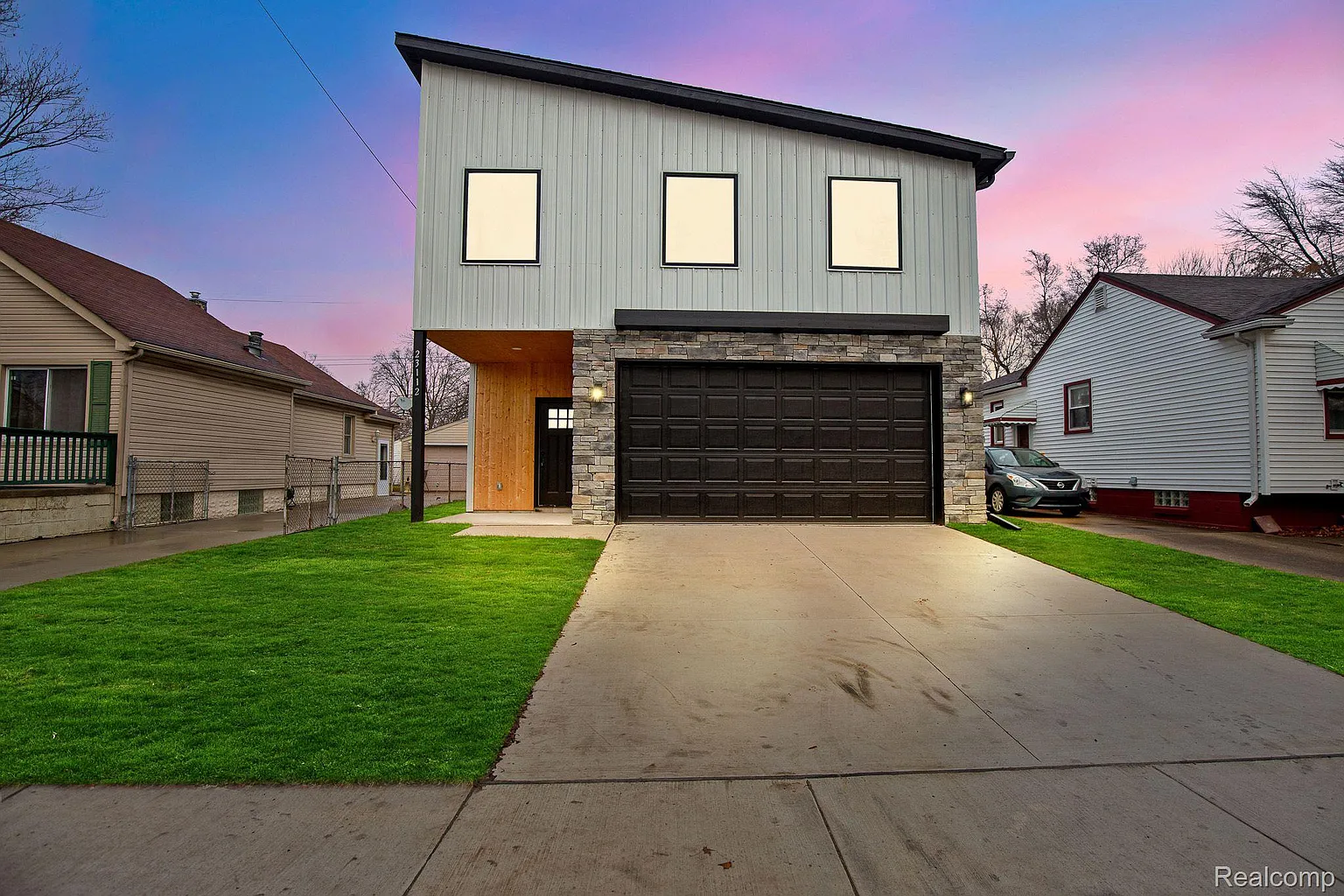 23112 Vassar Ave photo 1