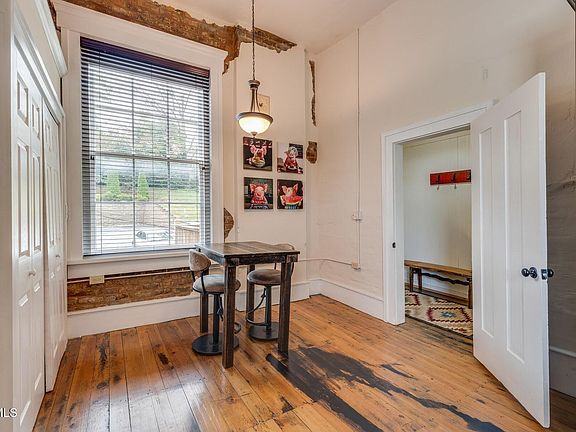 4th image of 109 E Main St #3