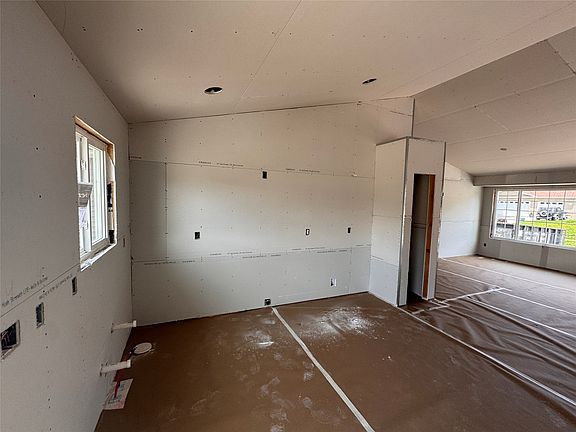 4th image of 225 Arthur Ave