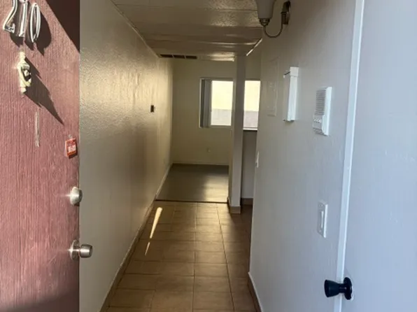 15511 Parthenia St #210, North Hills, CA 91343