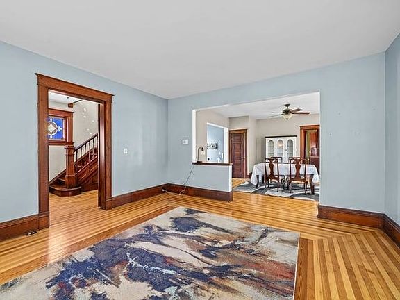 5th image of 1203 W Lincoln Ave