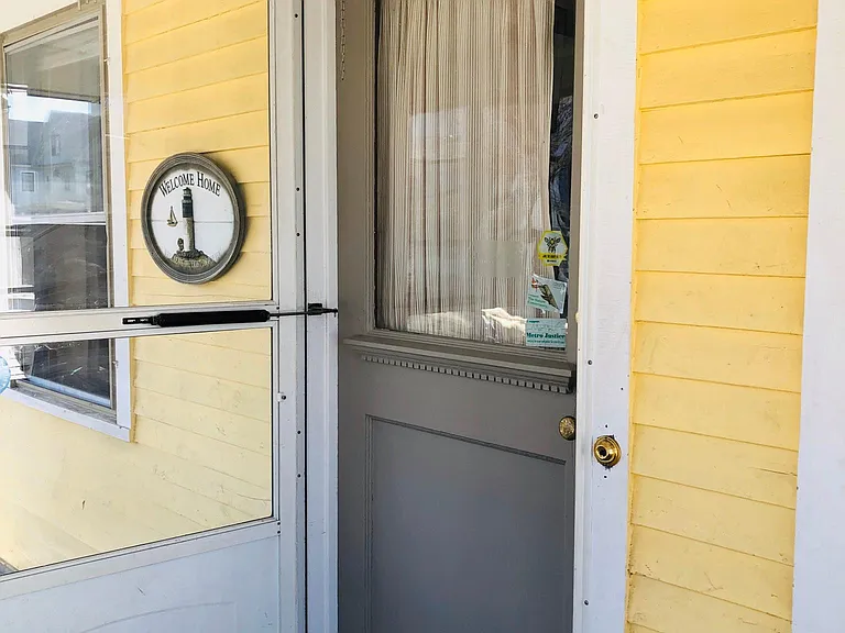 61 Quincy St — Photo 2