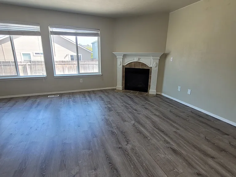2556 E Copper Point — Photo 9