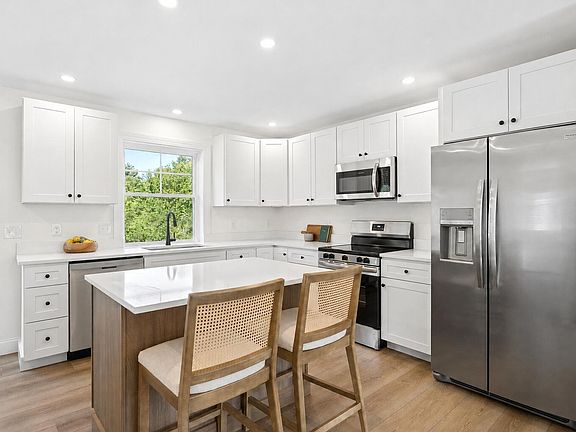 5th image of 8 Shepherd Lane #4