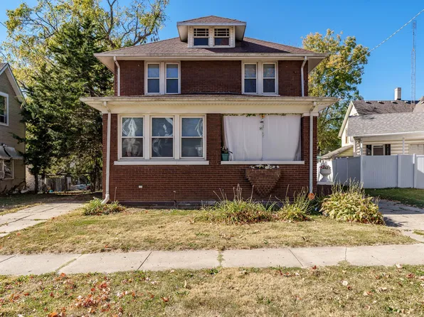 806 S Oak Ave, Freeport, IL 61032