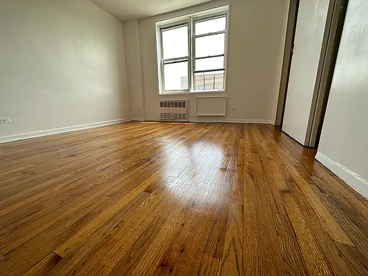 Rented by Premier One Realty LLC | media 5