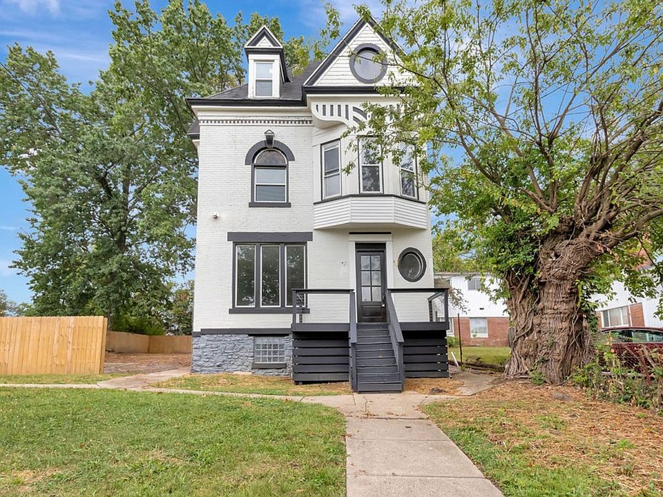 1st image of 827 Lincoln Ave