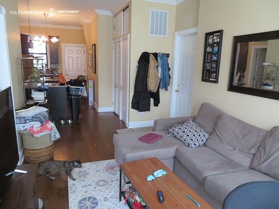 4th image of 1355 N Ashland Ave #1