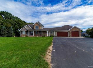459 Maple Grove Rd, Lapeer, MI 48446