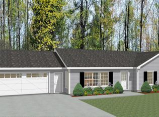 28 Oakwood Rd, Gardiner, ME 04345
