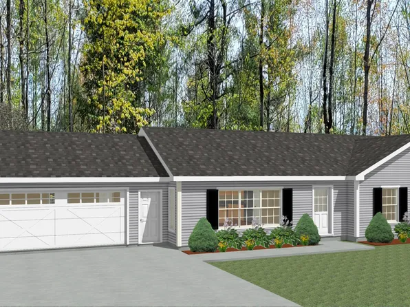 28 Oakwood Road, West Gardiner, ME 04345