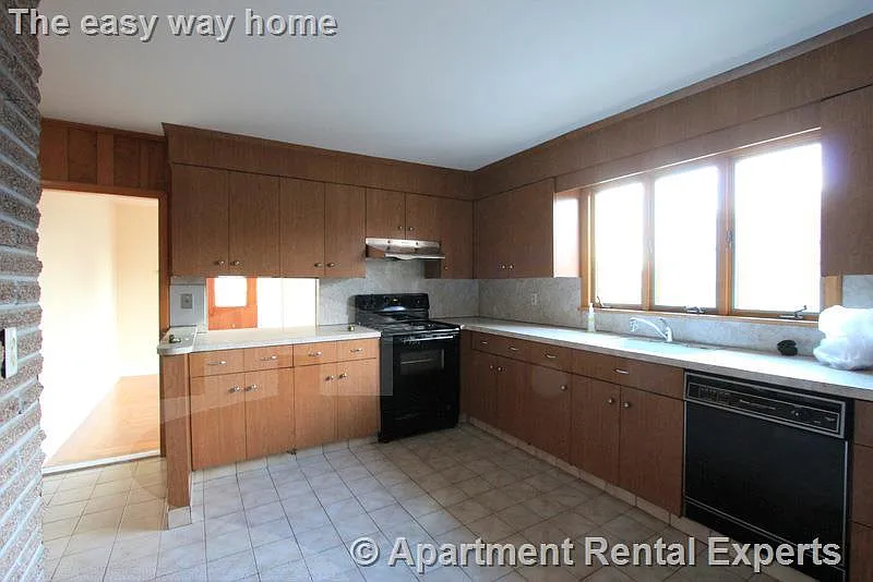 544 Main St #2