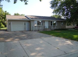 415 Waterloo Rd, Marshall, WI 53559