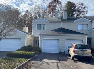 115 Owls Nest Ct, Manorville, NY 11949