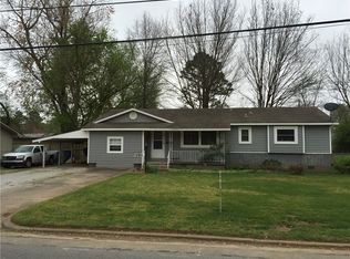 703 NW 7th St, Bentonville, AR 72712