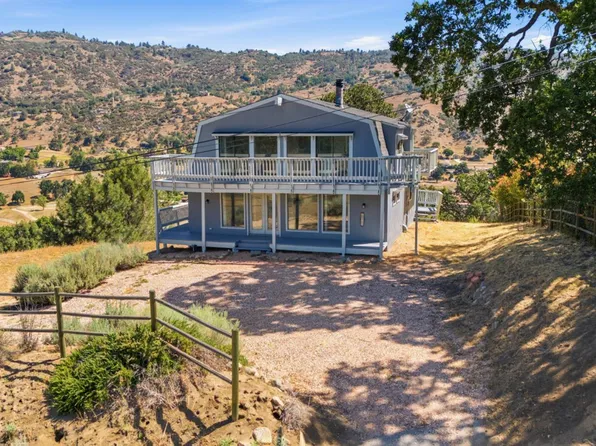 27051 Oakflat Dr, Tehachapi, CA 93561