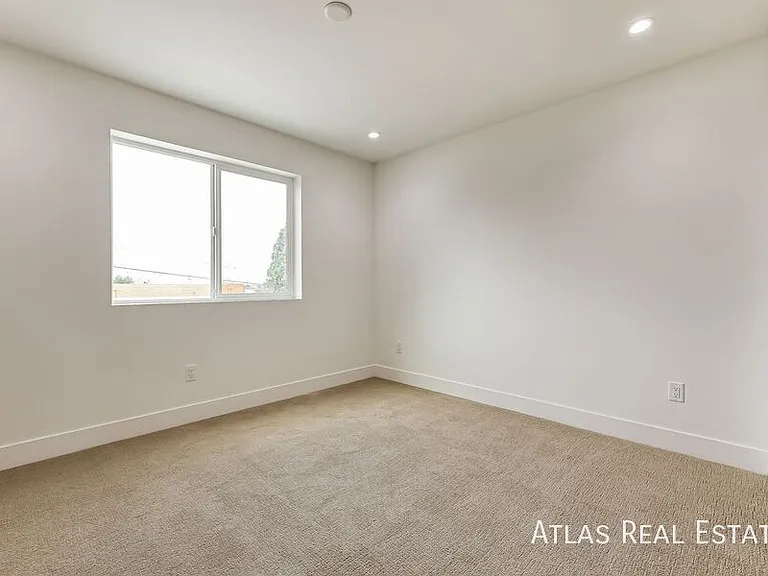 2740 W 2nd Ave — Photo 13
