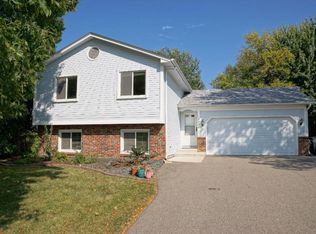 4256 Sun Cliff Rd, Eagan, MN 55122